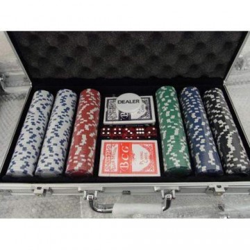 Покер комплект 3 - включва 300 чипа и две тестета карти в алуминиев куфар